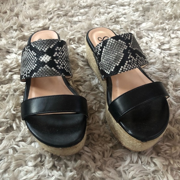 Platform Sandals - Picture 4 of 4